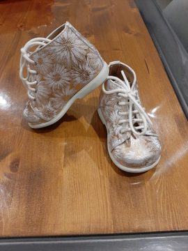 Chaussures blanches et dorées POM D'API - Comme neuf
